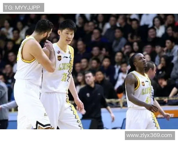 西安篮球队在挑战赛中以56分稳居积分榜首位展现强劲实力