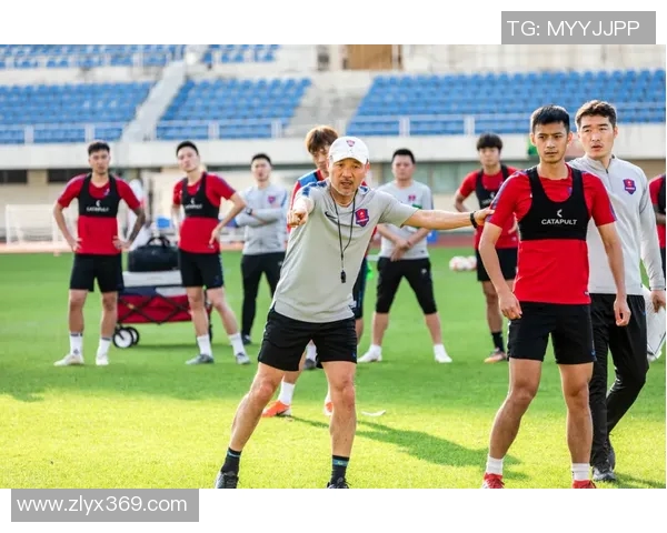 重庆羽毛球队在钻石联赛中的耐力表现分析与启示 重庆羽毛球队在钻石联赛中的耐力表现分析与启示