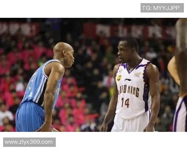 哈德森的传奇旅程:从篮球场到人生巅峰的启示与反思 哈德森的传奇旅程:从篮球场到人生巅峰的启示与反思