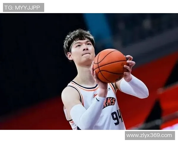 王哲林在CBA赛场的崛起与挑战:从新星到领军人物的奋斗历程 王哲林在CBA赛场的崛起与挑战:从新星到领军人物的奋斗历程