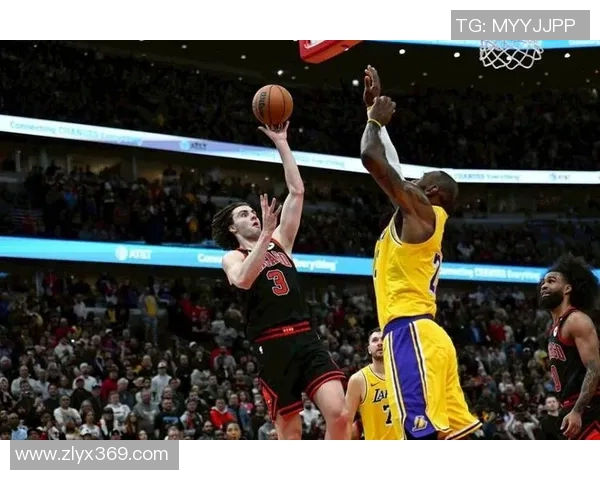 雷霆与马刺季后赛历史对决回顾及精彩瞬间分析