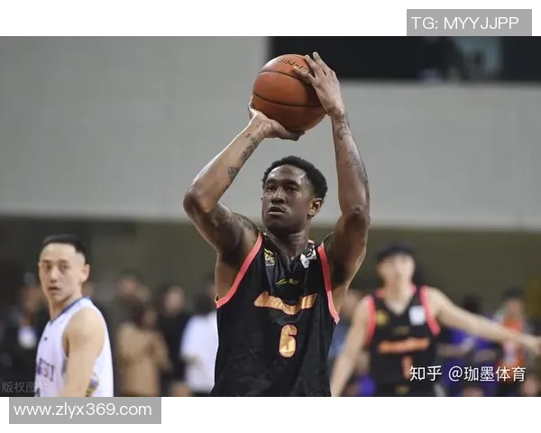 马尚布鲁克斯的篮球之路：从新秀到顶级球员的成长历程与挑战