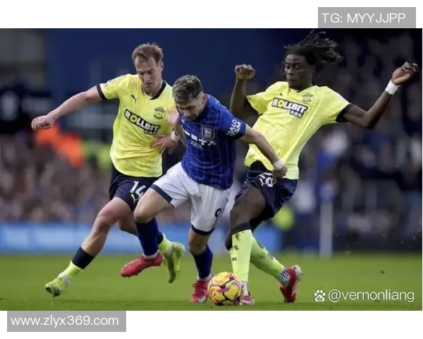 伊普斯维奇女篮迎战强敌全力争胜展现团队精神与实力