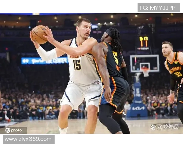 勇士与掘金激战四月三日谁将赢得季后赛关键战役